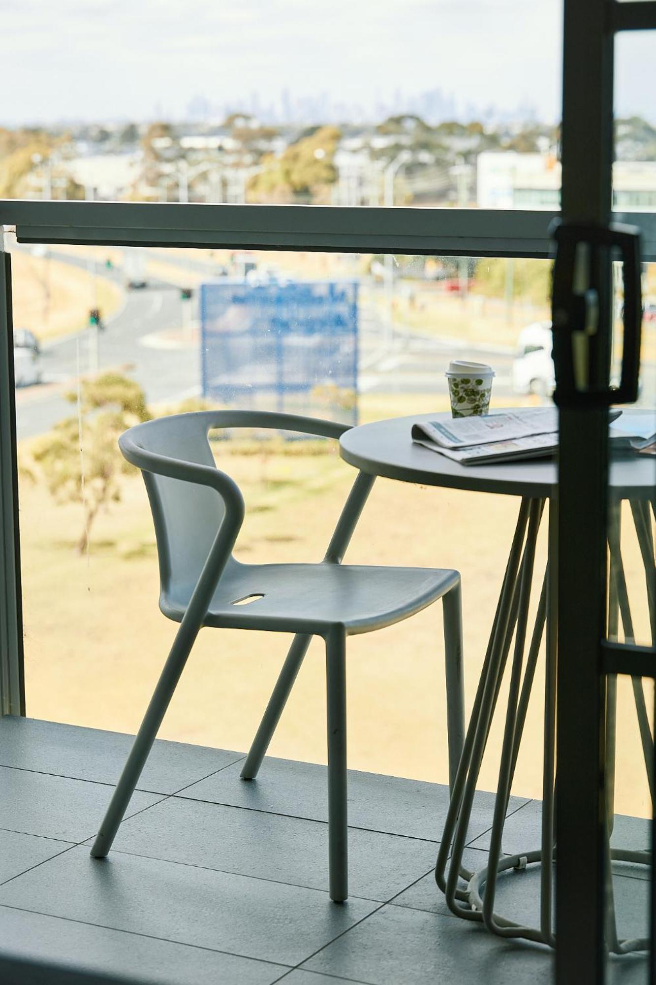 Quest Melbourne Airport Aparthotel Exterior photo